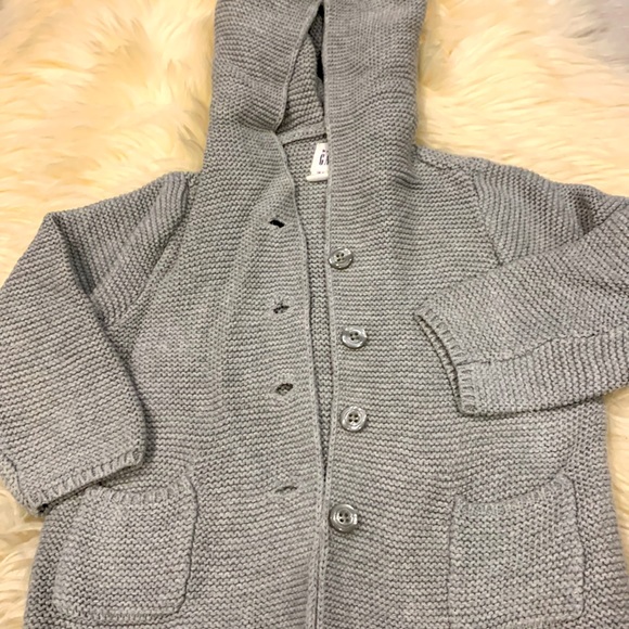 Baby GAP Gray Knitted Cardigan with Buttons in Size 18-24M - Picture 2 of 6